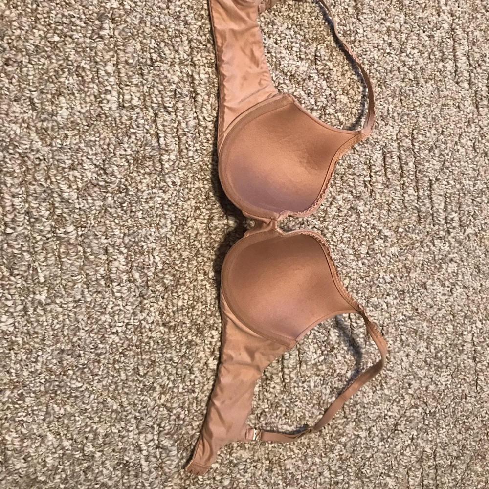 Victoria’s Secret 34C body by Victoria